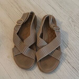 Vivaia ArchPro Adapt All Sandal in Taupe